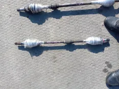 Привод MITSUBISHI MINICA H42A 3G83, передний правый