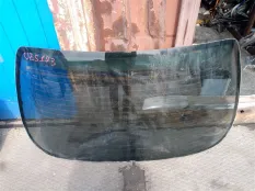 Стекло заднее TOYOTA CROWN MAJESTA 2000.03 UZS173 1UZ-FE