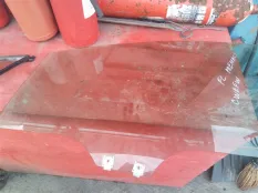 Стекло двери MAZDA PREMACY CREW, переднее левое