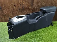 Бардачок между сиденьями NISSAN DUALIS J10