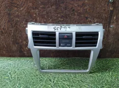 Консоль магнитофона TOYOTA BELTA NCP96