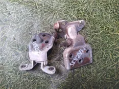 Петля дверная NISSAN VANETTE SK82VN, передняя правая