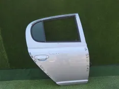 Дверь TOYOTA VITZ SCP10, задняя правая