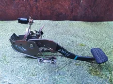 Педаль тормоза TOYOTA AQUA NHP10 1NZ-FXE