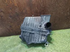 Корпус воздушного фильтра TOYOTA IPSUM SXM10 3S-FE