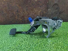 Педаль тормоза HONDA VEZEL RU1