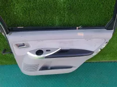 Дверь MITSUBISHI GRANDIS NA4W, задняя правая