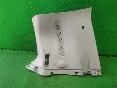 Обшивка багажника TOYOTA LAND CRUISER URJ202, задняя правая