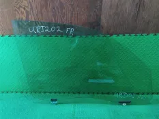 Стекло двери TOYOTA LAND CRUISER URJ202, переднее правое