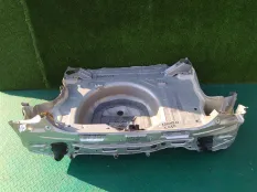 Тазик железный TOYOTA PRIUS NHW20