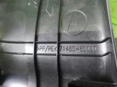 Заглушка полозьев сидения TOYOTA LAND CRUISER URJ202, правая