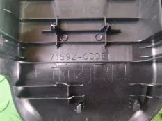 Заглушка полозьев сидения TOYOTA LAND CRUISER URJ202