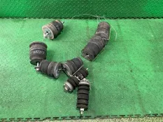 Подушка кузова TOYOTA LAND CRUISER URJ202