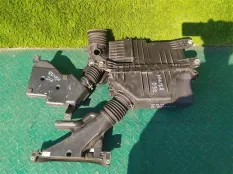 Корпус воздушного фильтра TOYOTA KLUGER MHU28 3MZ-FE