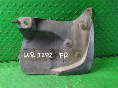 Брызговик TOYOTA LAND CRUISER URJ202, передний правый