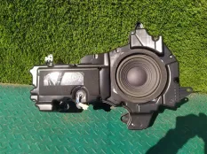 Сабвуфер TOYOTA LAND CRUISER URJ202