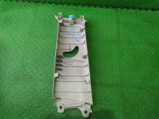 Обшивка стойки кузова TOYOTA YARIS CROSS MXPB10, правая