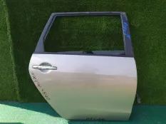 Дверь MITSUBISHI GRANDIS NA4W, задняя правая