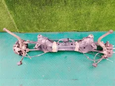 Балка подвески MITSUBISHI DIAMANTE F34A 6A13, задняя