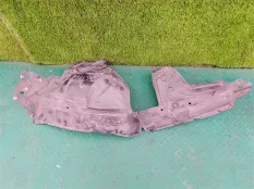 Подкрылок NISSAN SERENA C27, передний левый