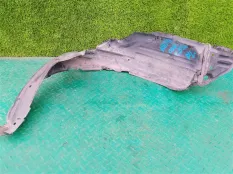 Подкрылок TOYOTA AQUA NHP10, передний левый