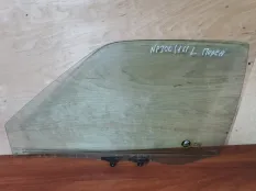 Стекло двери Nissan NP300