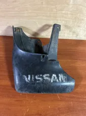 Брызговик Nissan Patrol