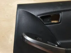 Обшивка боковой двери Toyota Prius