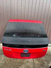 Крышка багажника Toyota Prius
