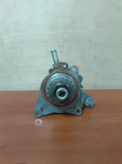 Вакуумный насос Nissan NP300