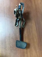 Педаль тормоза Toyota Prius