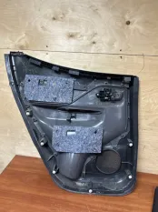 Обшивка боковой двери Mitsubishi L200 V