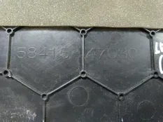 Пол багажника Toyota Prius