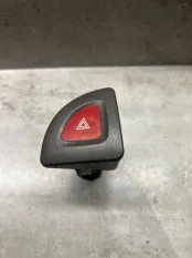 Кнопка аварийной сигнализации Nissan Patrol