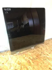 Стекло двери Nissan Patrol