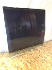 Стекло двери Nissan Patrol