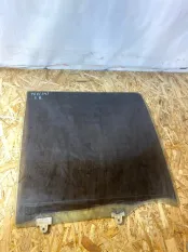 Стекло двери Nissan Patrol