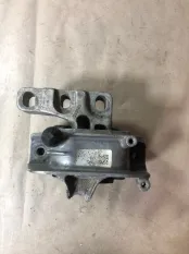 Подушка двигателя Volkswagen Tiguan