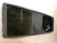 Форточка двери Nissan Patrol