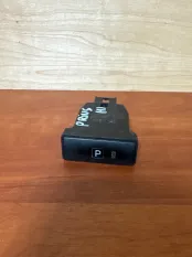 Кнопка стояночного тормоза Toyota Prius