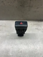 Кнопка аварийной сигнализации Nissan NP300