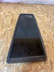 Форточка двери Nissan Patrol