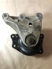 Подушка двигателя Volkswagen Polo