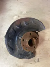 Кулак поворотный Volkswagen Polo