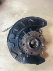 Кулак поворотный Volkswagen Golf 8