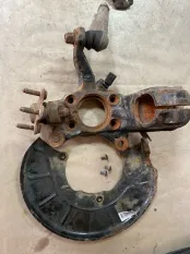 Кулак поворотный Volkswagen Jetta 6