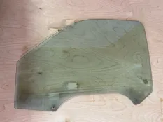 Стекло двери Mazda BT50