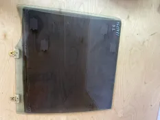 Стекло двери Nissan Patrol