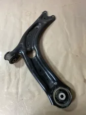 Рычаг подвески нижний Volkswagen Tiguan