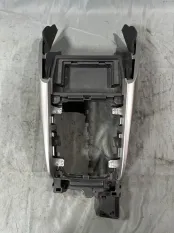 Консоль центральная Mitsubishi Pajero sport 3